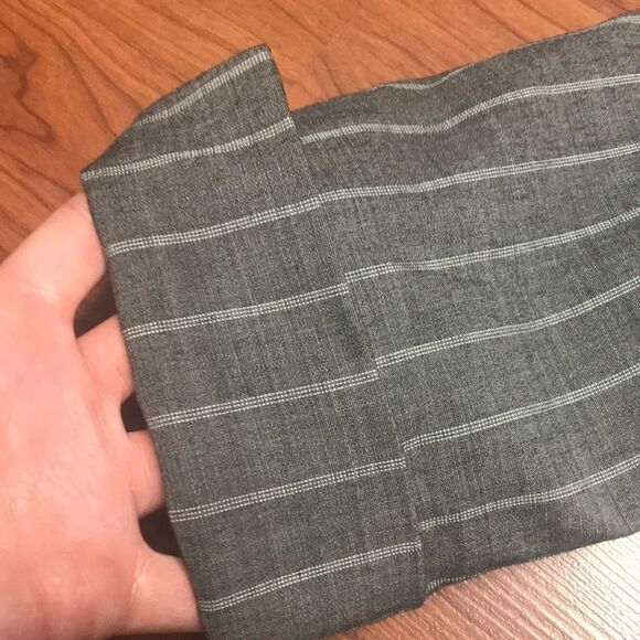 COPY - Anne Klein Gray Stripped Blazer, size 4 - Picture 4 of 5